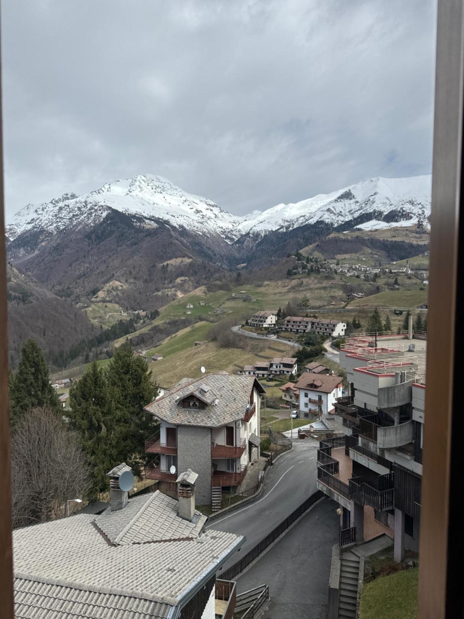 Suite Panoramica Casa Vacanza Di Alex G Oltre il Colle Luaran gambar