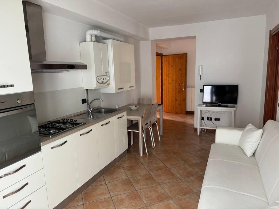 Suite Panoramica Casa Vacanza Di Alex G Oltre il Colle Luaran gambar